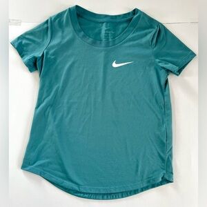 Nike women’s dri-fit tee